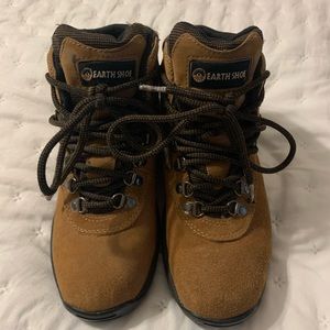 Earth Shoe Hiking Boots.